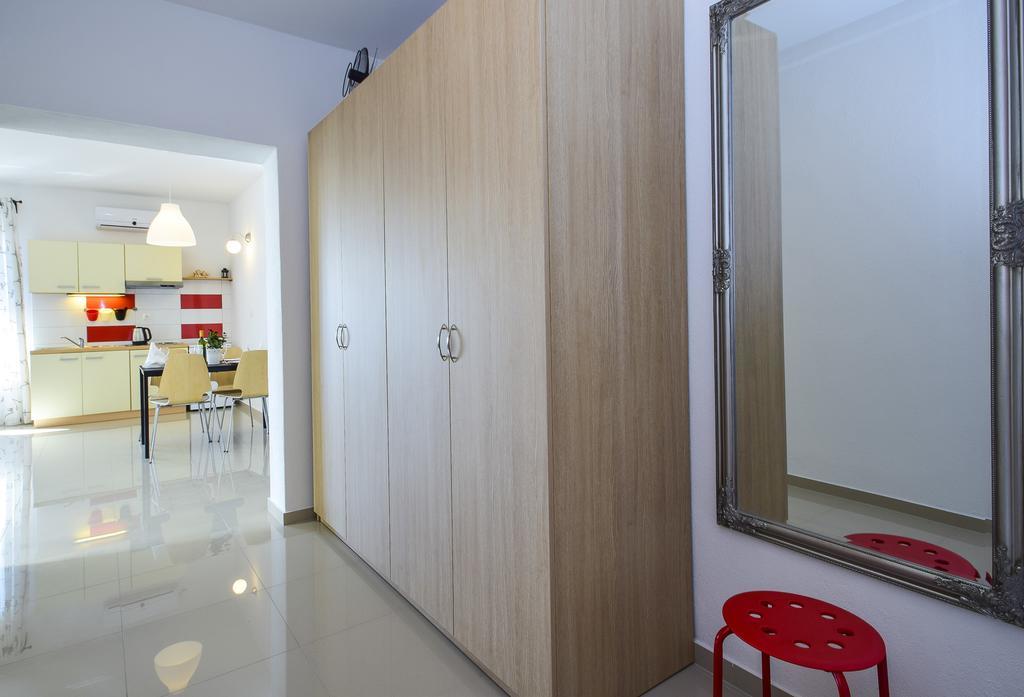 שיבניק Amadrian Apartments מראה חיצוני תמונה
