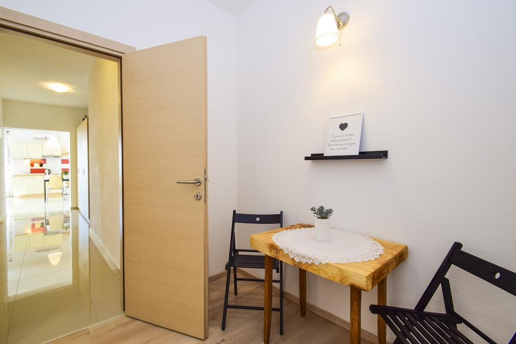 שיבניק Amadrian Apartments מראה חיצוני תמונה