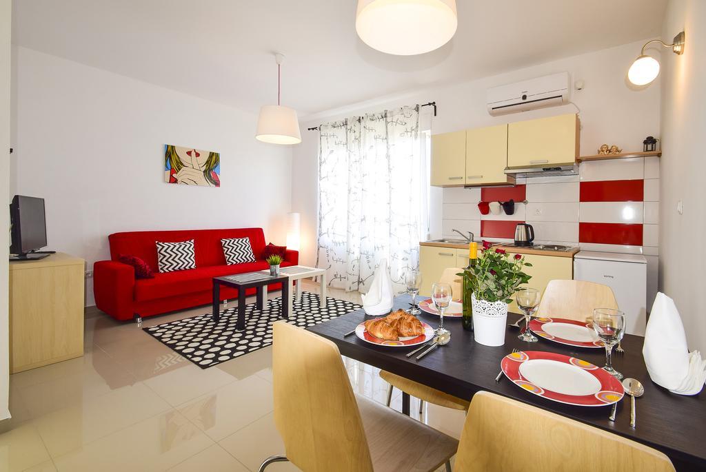 שיבניק Amadrian Apartments מראה חיצוני תמונה