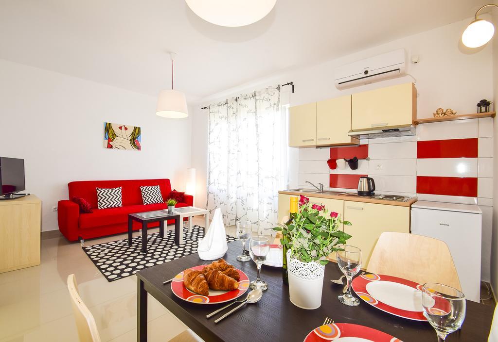 שיבניק Amadrian Apartments מראה חיצוני תמונה