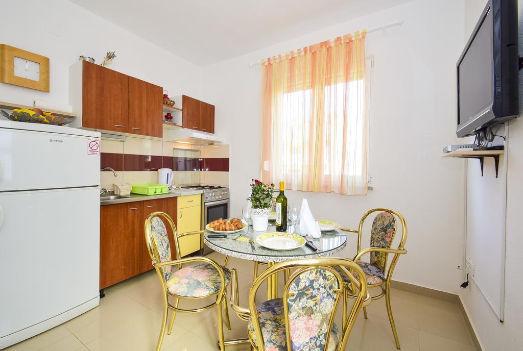 שיבניק Amadrian Apartments חדר תמונה