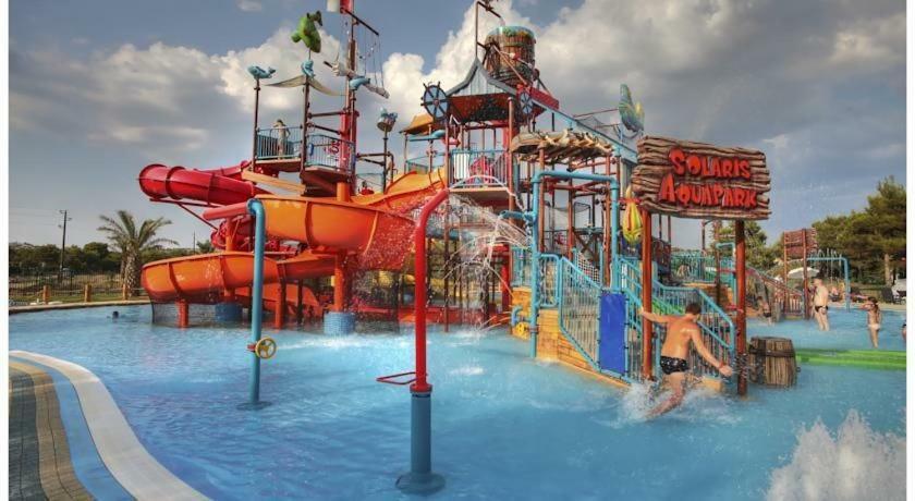שיבניק Amadrian Apartments מראה חיצוני תמונה